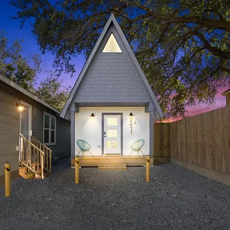 Unique A-Frame Tiny House In Houston Central